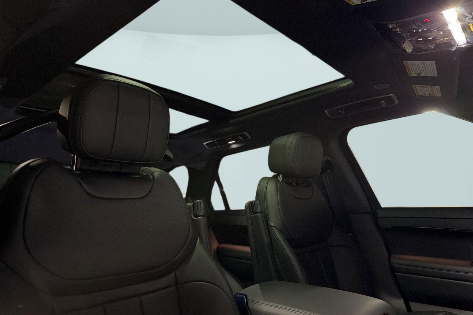 New 2026 Land Rover Range Rover Sport Dynamic SE AWD/4WD image 19