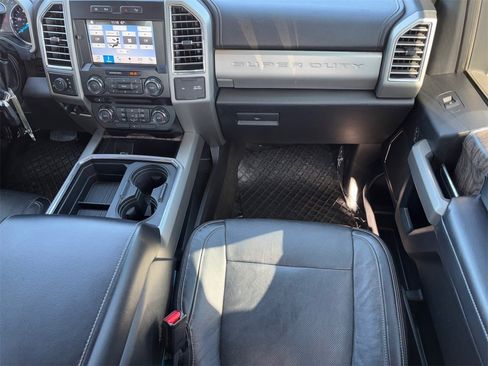 Used 2017 Ford F250 Lariat w/ Chrome Package image 17