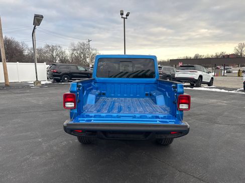 New 2026 Jeep Gladiator Sport image 19