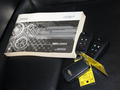 Used 2016 Chevrolet Malibu LTZ image 22