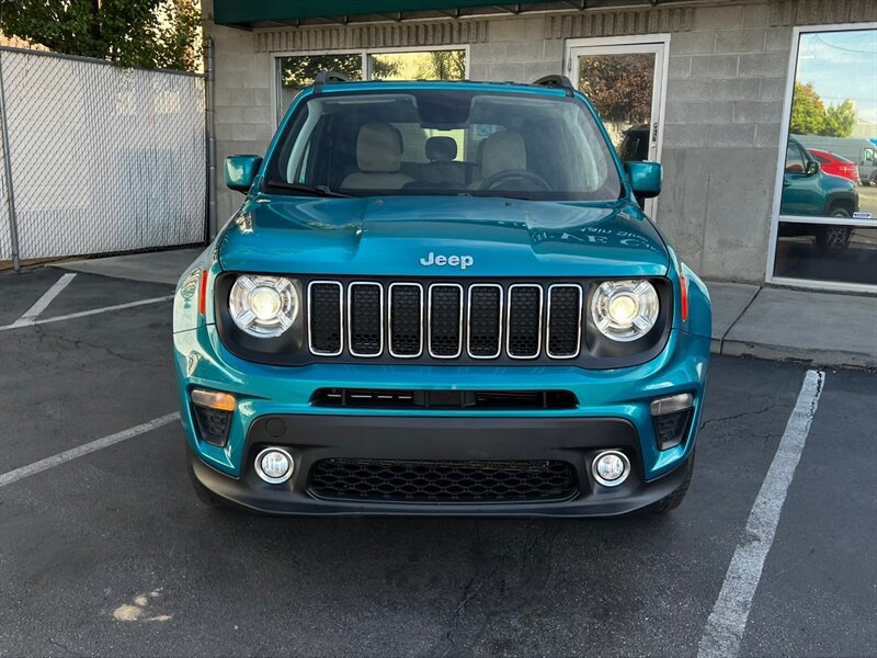 Used 2019 Jeep Renegade Latitude w/ Safety & Security Group II AWD/4WD image 2