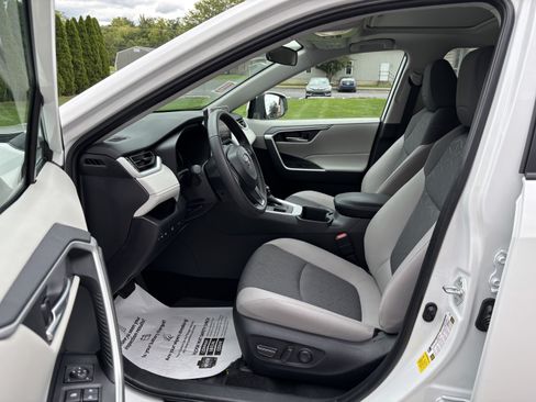 Used 2025 Toyota RAV4 XLE w/ Convenience Package AWD/4WD image 13