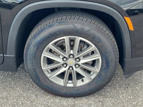 Used 2023 Chevrolet Traverse LT FWD image 6
