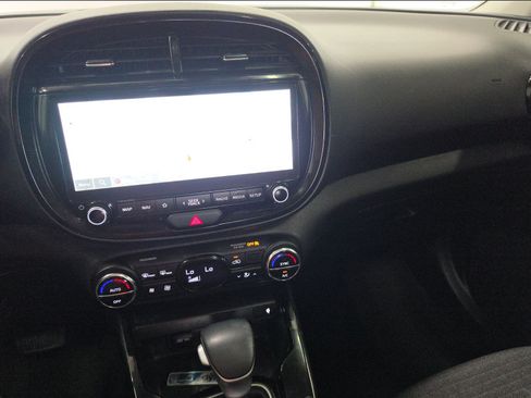 Used 2024 Kia Soul EX FWD image 11