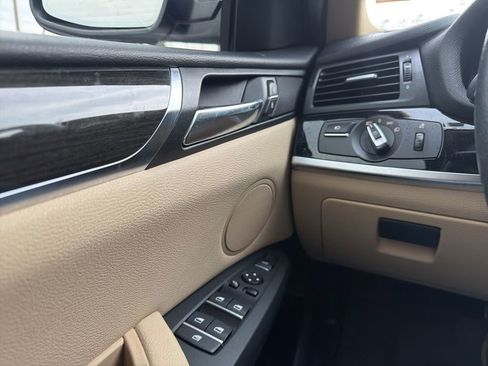 Used 2017 BMW X3 sDrive28i image 16