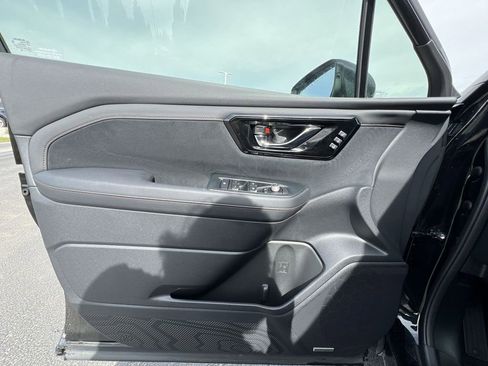 Used 2025 Subaru Forester Touring image 23