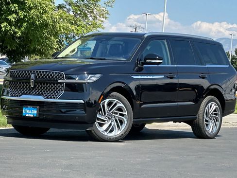 Used 2025 Lincoln Navigator Reserve AWD/4WD image 1