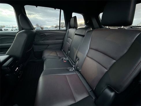 Certified 2024 Honda Passport Black Edition image 19