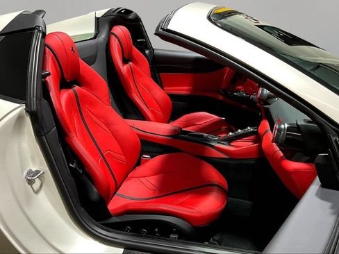 Used 2021 Ferrari 812 GTS RWD image 23