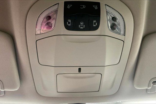 Used 2022 Chrysler Pacifica Touring-L FWD image 36