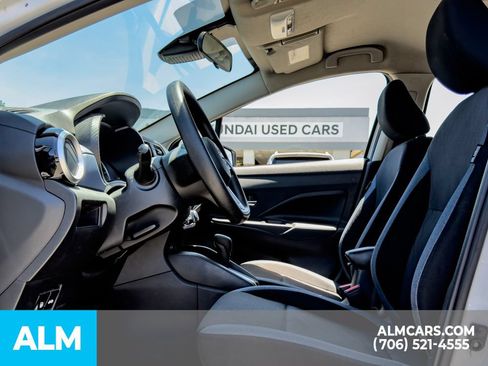 Used 2024 Nissan Versa SV FWD image 10