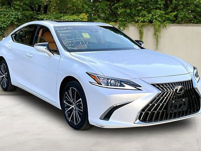Used 2025 Lexus ES 300h w/ Premium Package