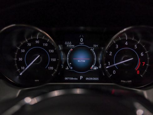 Used 2020 Jaguar XF Prestige RWD image 17