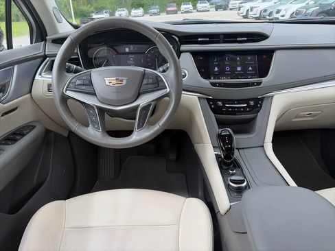 Certified 2024 Cadillac XT5 Premium Luxury AWD/4WD image 10