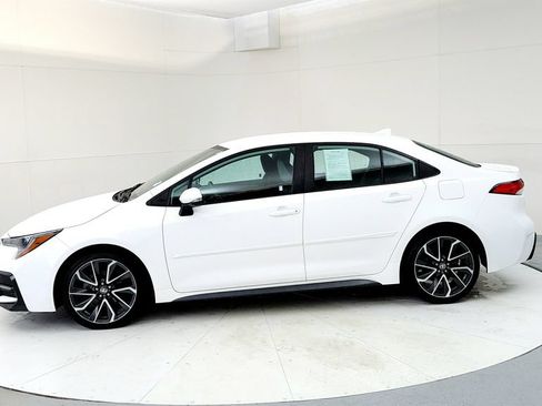 Used 2020 Toyota Corolla SE FWD image 3