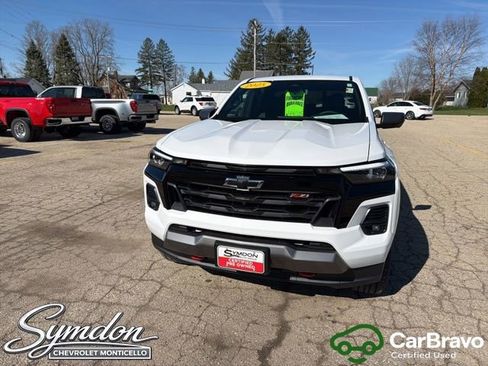 Certified 2025 Chevrolet Colorado Z71 w/ Technology Package AWD/4WD image 9