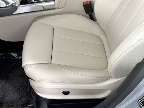 New 2026 Mercedes-Benz GLB 250 image 19
