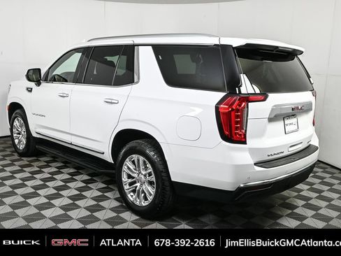 Used 2024 GMC Yukon SLT image 3