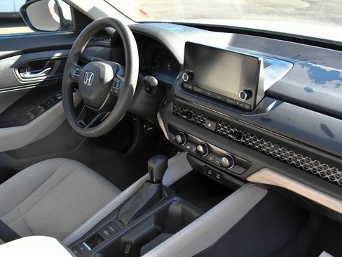 Used 2023 Honda Accord LX image 38