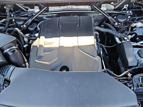 Certified 2025 Audi Q5 Premium w/ 19" Wheel Package image 23