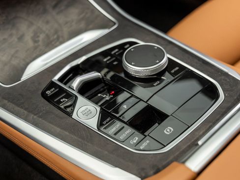 Used 2024 BMW X5 xDrive40i w/ Parking Assistance Package image 29