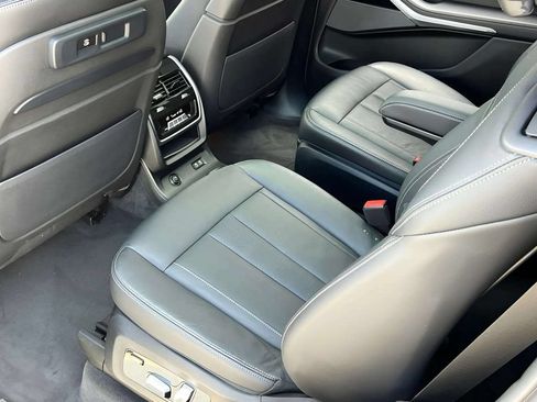 Used 2022 BMW X7 M50i AWD/4WD image 14