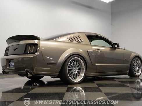 Used 2005 Ford Mustang GT RWD image 28
