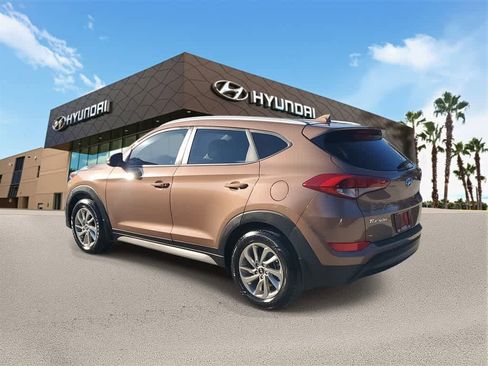 Used 2017 Hyundai Tucson SE Plus image 2