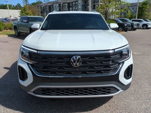 Used 2024 Volkswagen Atlas Cross Sport SE w/ Panoramic Sunroof Package image 9