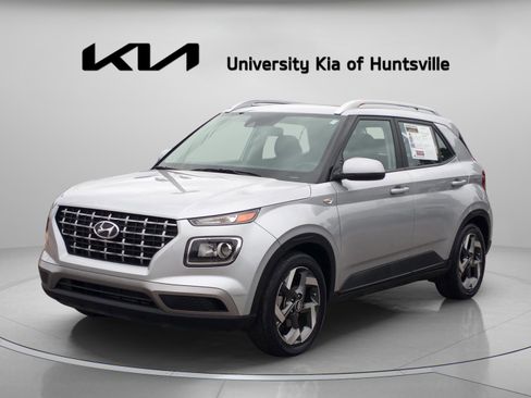 Used 2022 Hyundai Venue SEL w/ Cargo Package image 4