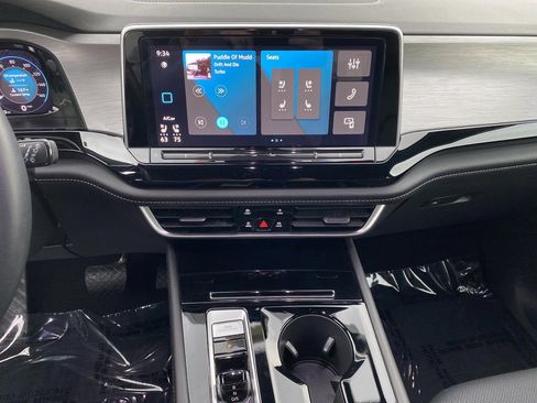 Certified 2024 Volkswagen Atlas Cross Sport SE image 8