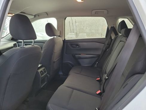 Used 2025 Nissan Rogue S FWD image 8