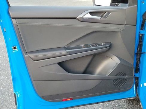 Used 2025 Volkswagen Taos SE image 18