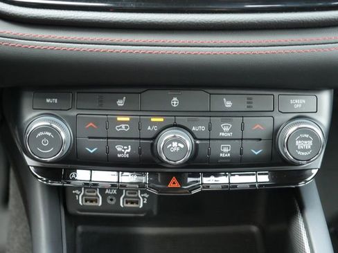 Used 2023 Dodge Durango GT AWD/4WD image 22
