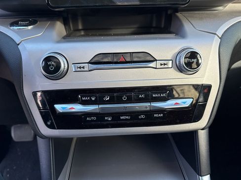 Used 2024 Ford Explorer XLT w/ Equipment Group 202A image 25