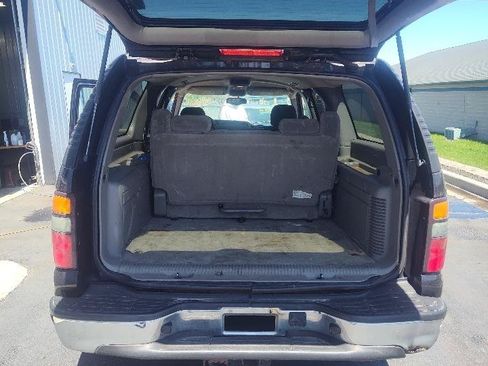Used 2004 Chevrolet Suburban LS w/ Safe And Secure Package AWD/4WD image 18