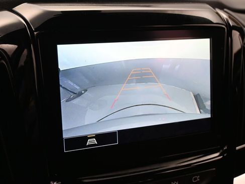 Used 2023 Chevrolet Traverse LT FWD image 18