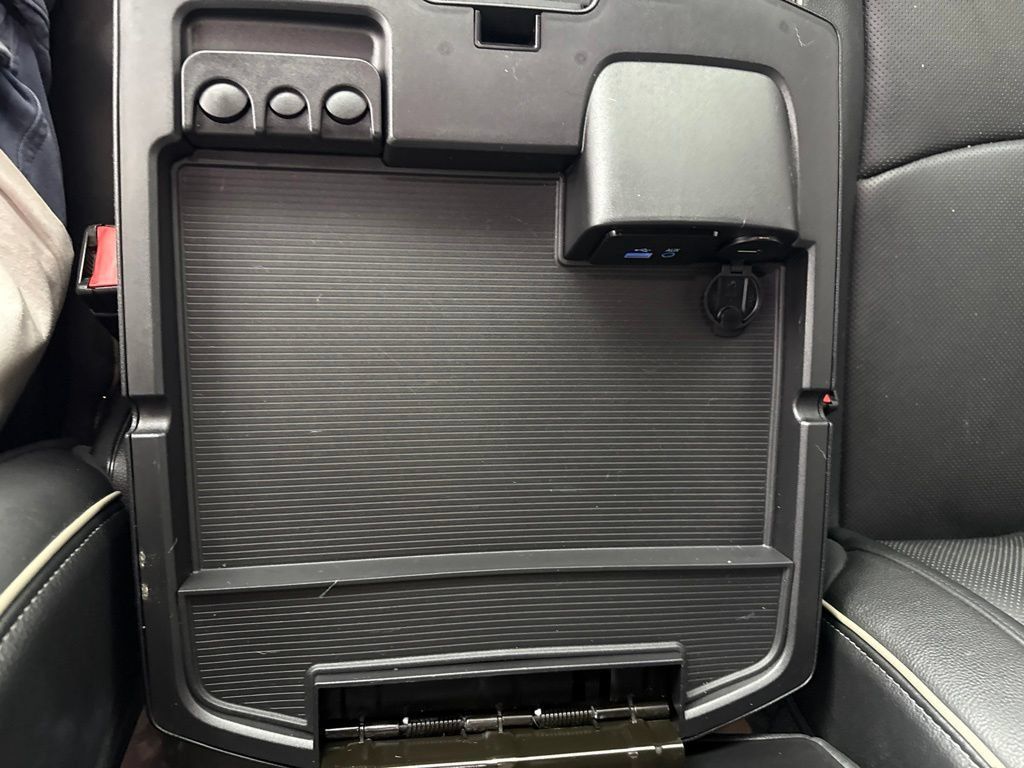 Used 2017 RAM 1500 Limited AWD/4WD image 24