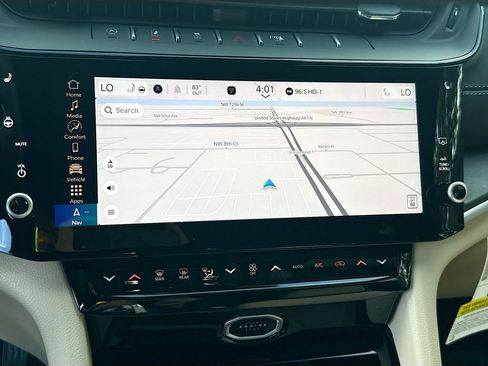New 2026 Jeep Grand Cherokee Limited w/ Luxury Tech Group II AWD/4WD image 13