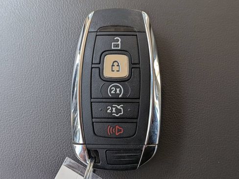 Used 2019 Lincoln Continental Premiere FWD image 29