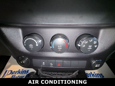 Used 2018 Jeep Wrangler Sport AWD/4WD image 20