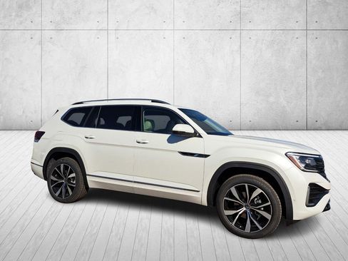 New 2026 Volkswagen Atlas SEL Premium R-Line image 3