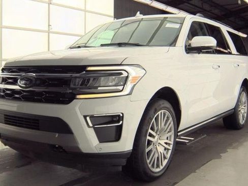 Used 2023 Ford Expedition Max Limited image 2