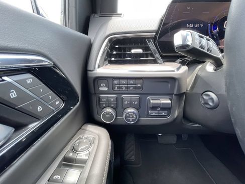 Certified 2025 Chevrolet Suburban Premier AWD/4WD image 18