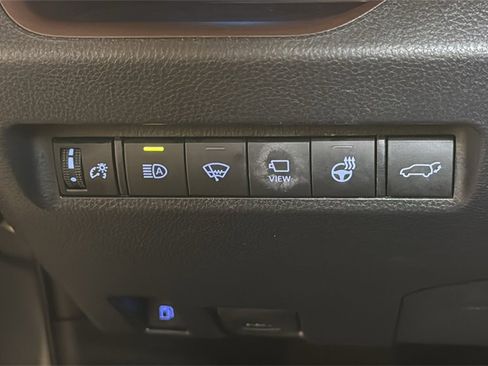 Used 2020 Toyota RAV4 Limited image 28