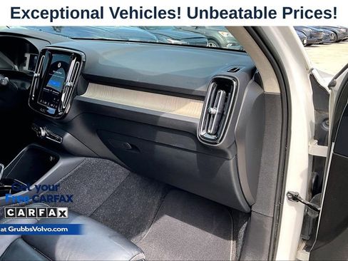 Used 2023 Volvo XC40 B4 Plus w/ Protection Package Premier FWD image 19