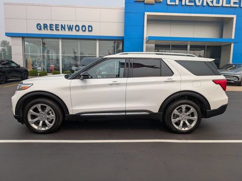 Used 2020 Ford Explorer Platinum w/ Premium Technology Package AWD/4WD image 2