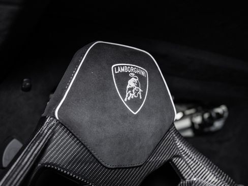 Used 2023 Lamborghini Huracan STO RWD image 41
