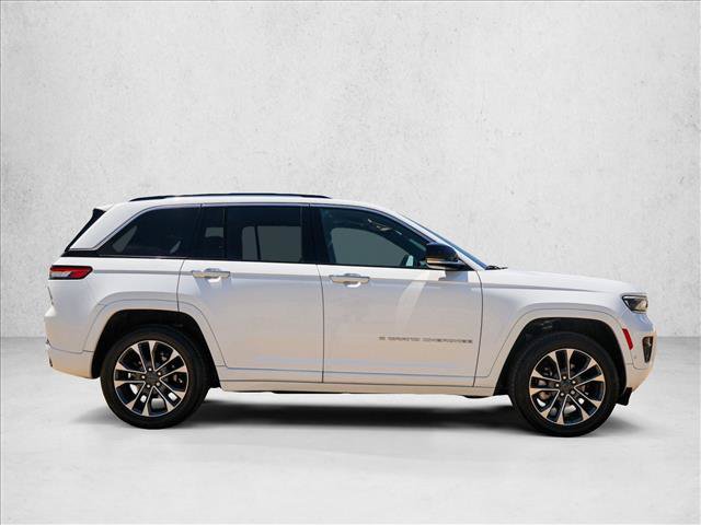 Used 2023 Jeep Grand Cherokee Overland AWD/4WD image 4