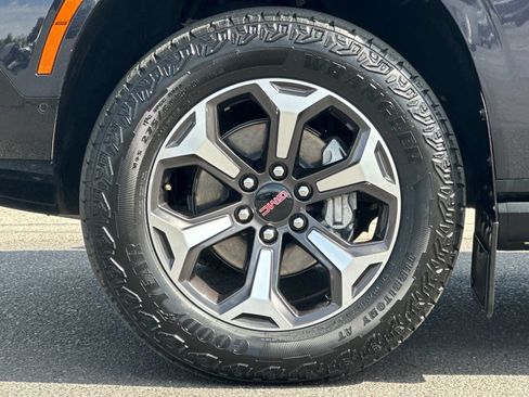 Used 2025 GMC Yukon AT4 Ultimate w/ LPO, Floor Liner Package AWD/4WD image 35